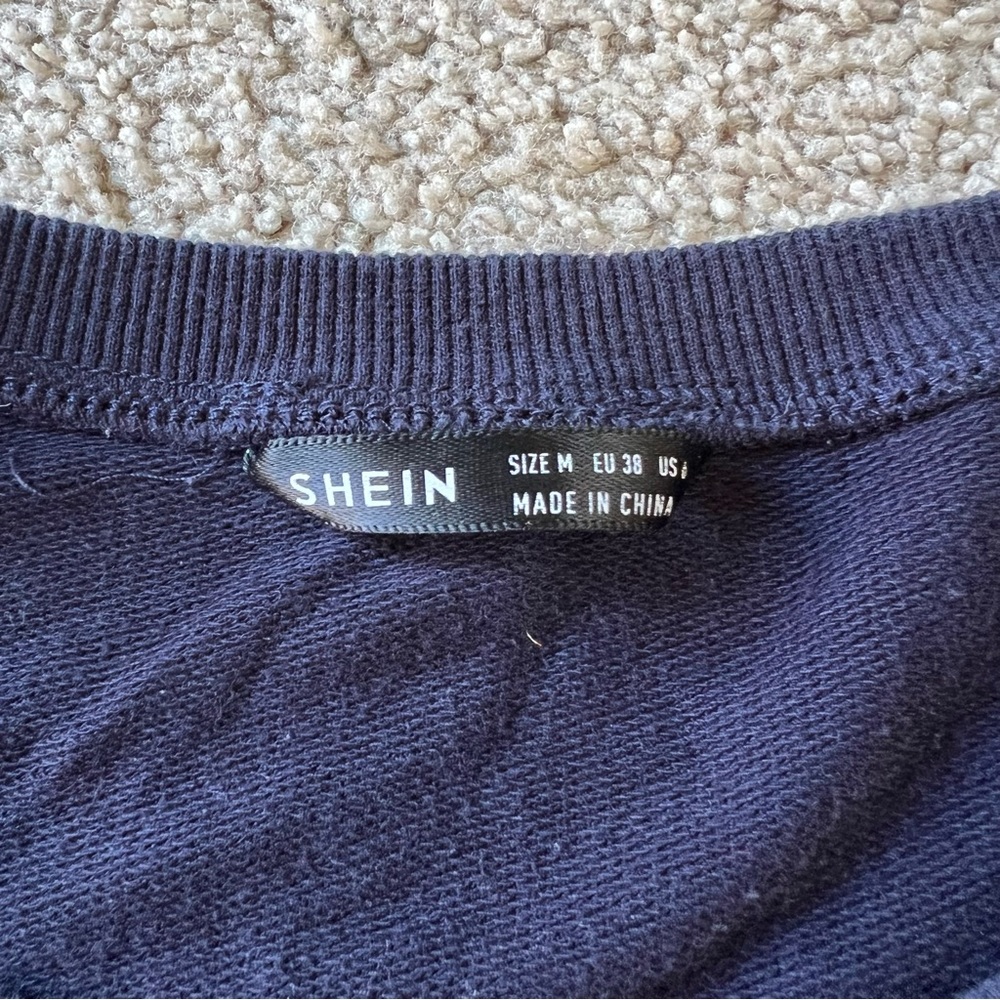 SHEIN Medium Navy Blue Los Angeles California Crewneck Sweatshirt - Picture 4 of 4